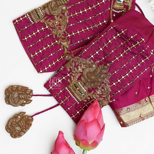 Magenta blouse with vertical line jhumka design