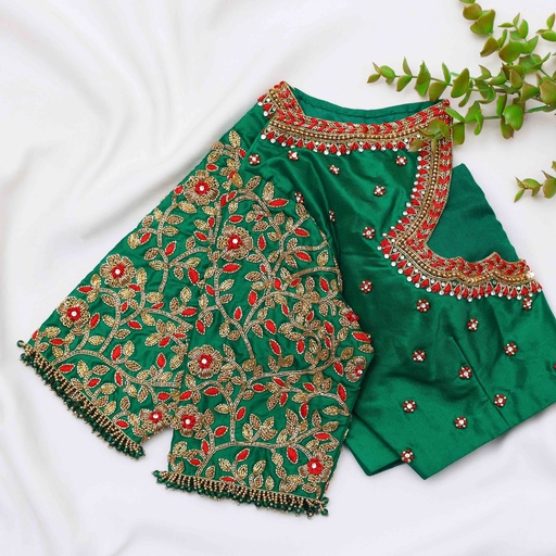 Feeling like a boho goddess in this gorgeous green wedding blouse